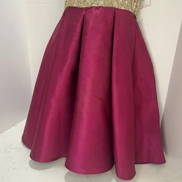 Elegant Gold and Red Kids Dress - Picture 4 of 14